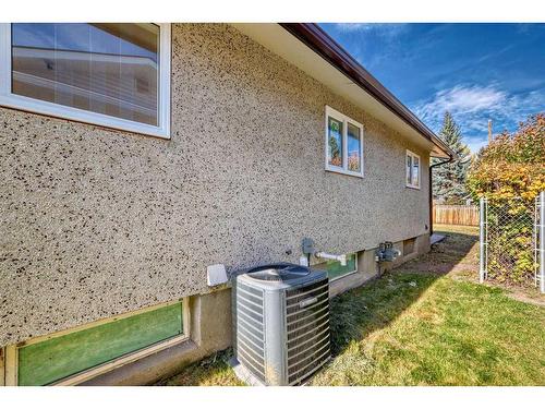 3424 54 Avenue Sw, Calgary, AB - Outdoor With Exterior