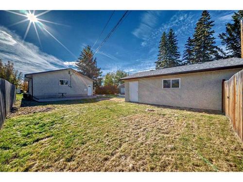 3424 54 Avenue Sw, Calgary, AB - Outdoor