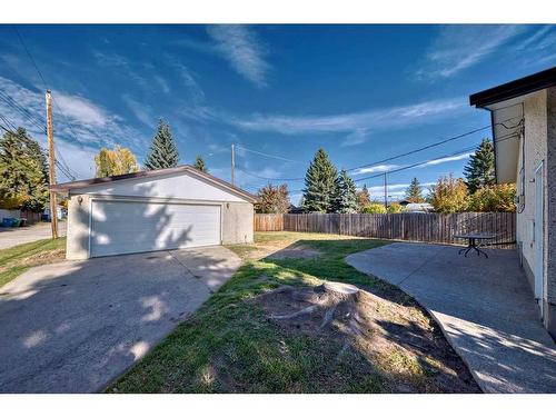 3424 54 Avenue Sw, Calgary, AB - Outdoor