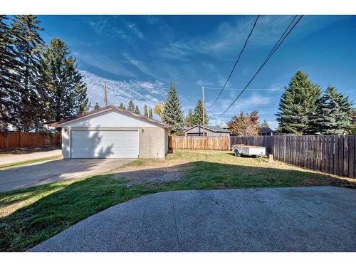 3424 54 Avenue Sw, Calgary, AB - Outdoor