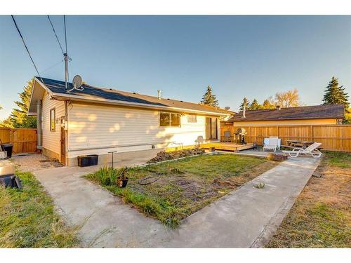 55 Margate Place Ne, Calgary, AB - Outdoor