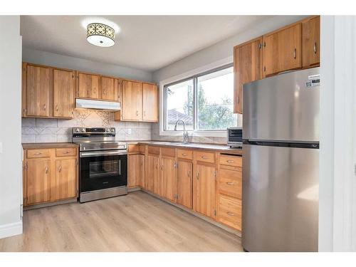 55 Margate Place Ne, Calgary, AB - Indoor Photo Showing Kitchen