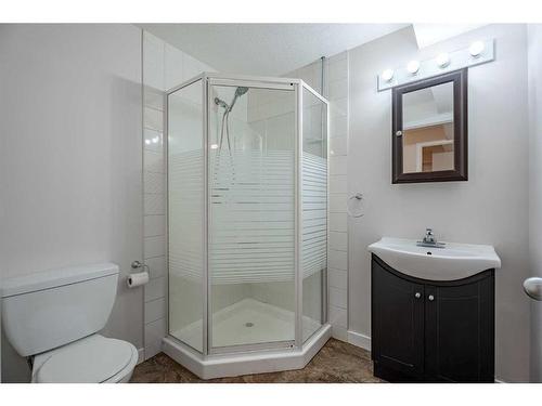 119 Sagewood Grove Sw, Airdrie, AB - Indoor Photo Showing Bathroom