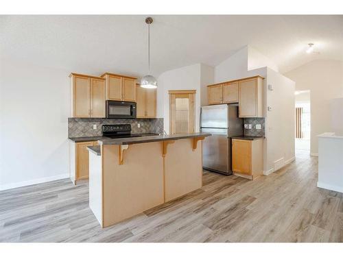 119 Sagewood Grove Sw, Airdrie, AB - Indoor Photo Showing Kitchen