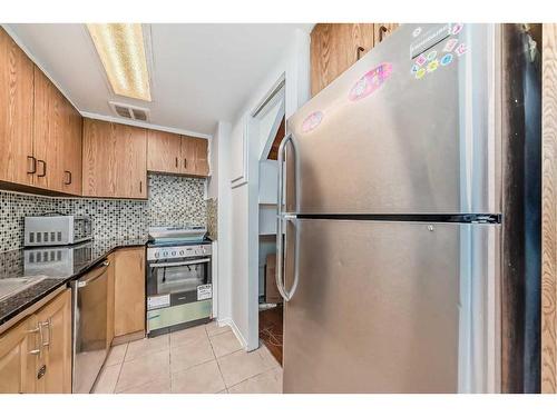 101-5404 10 Avenue Se, Calgary, AB - Indoor Photo Showing Kitchen