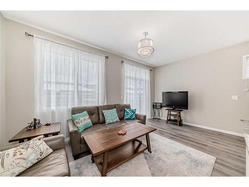 84 Legacy Glen Street Se, Calgary, AB - Indoor Photo Showing Living Room