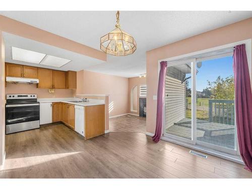 80 Costa Mesa Close Ne, Calgary, AB - Indoor Photo Showing Kitchen