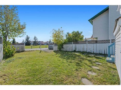 80 Costa Mesa Close Ne, Calgary, AB - Outdoor