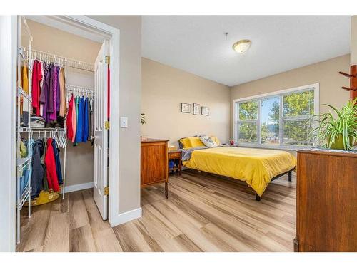 213-1920 14 Avenue Ne, Calgary, AB - Indoor Photo Showing Bedroom