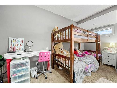 212 Silverado Range Close Sw, Calgary, AB - Indoor Photo Showing Bedroom