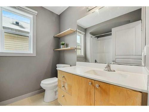 212 Silverado Range Close Sw, Calgary, AB - Indoor Photo Showing Bathroom