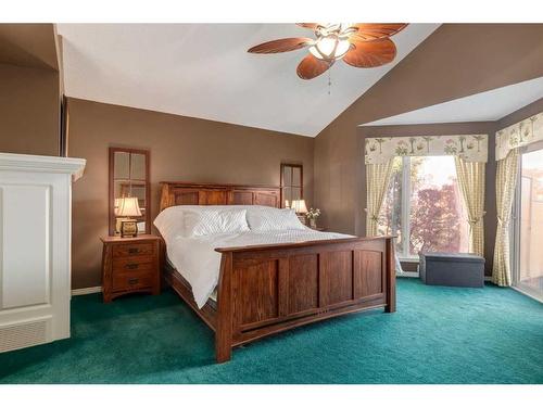 330 Diamond Drive Se, Calgary, AB - Indoor Photo Showing Bedroom