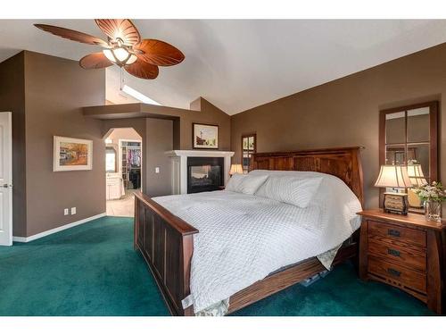 330 Diamond Drive Se, Calgary, AB - Indoor Photo Showing Bedroom