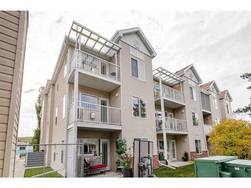 11-7720 39 Avenue Nw, Calgary, AB - Outdoor With Balcony