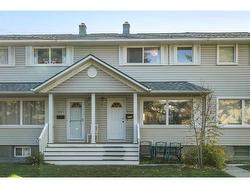 362 Killarney Glen Court SW Calgary, AB T3E 7H4