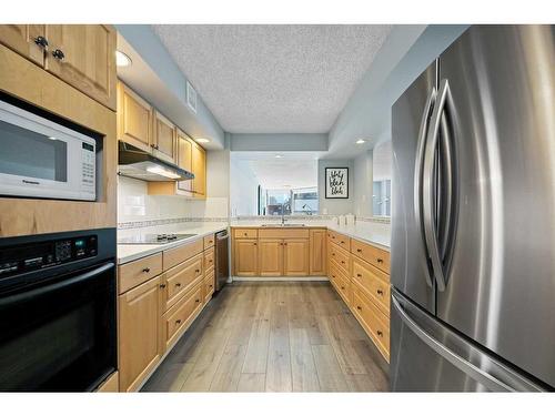 608-1100 8 Avenue Sw, Calgary, AB - Indoor Photo Showing Kitchen