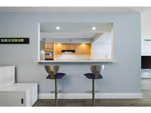 608-1100 8 Avenue Sw, Calgary, AB - Indoor Photo Showing Kitchen