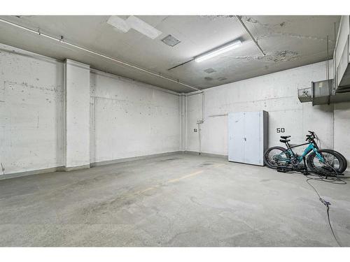 608-1100 8 Avenue Sw, Calgary, AB - Indoor Photo Showing Garage