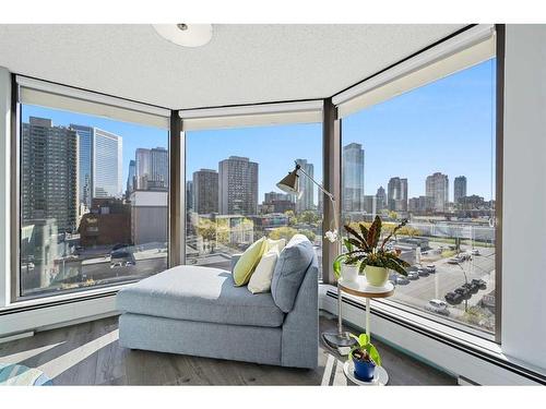 608-1100 8 Avenue Sw, Calgary, AB - Indoor