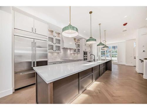 4919 22 Avenue Nw, Calgary, AB - Indoor Photo Showing Kitchen With Upgraded Kitchen