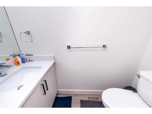 105-116 Saddlestone Heath Ne, Calgary, AB - Indoor Photo Showing Bathroom