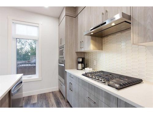 1918 48 Street Nw, Calgary, AB - Indoor Photo Showing Kitchen With Upgraded Kitchen