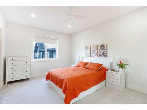 1918 48 Street Nw, Calgary, AB - Indoor Photo Showing Bedroom