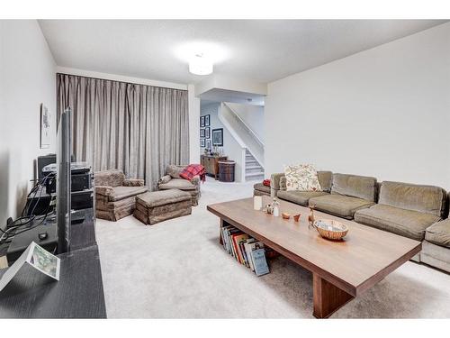 111 Legacy Glen Park Se, Calgary, AB - Indoor Photo Showing Living Room