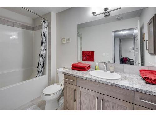 111 Legacy Glen Park Se, Calgary, AB - Indoor Photo Showing Bathroom