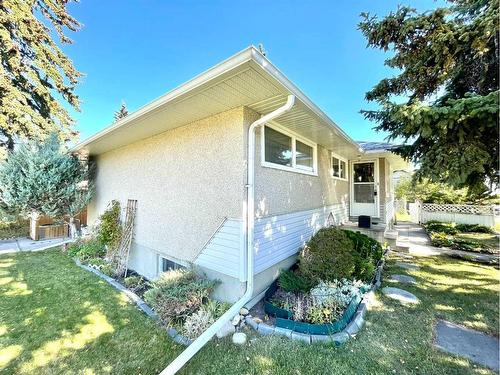 4316 35 Avenue Sw, Calgary, AB - Outdoor