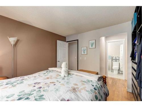 22 Martingrove Mews Ne, Calgary, AB - Indoor Photo Showing Bedroom