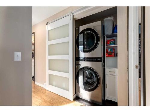 22 Martingrove Mews Ne, Calgary, AB - Indoor Photo Showing Laundry Room