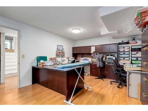 22 Martingrove Mews Ne, Calgary, AB - Indoor Photo Showing Office