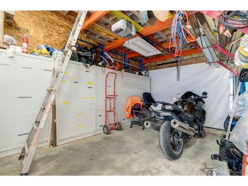 22 Martingrove Mews Ne, Calgary, AB - Indoor Photo Showing Garage