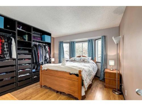 22 Martingrove Mews Ne, Calgary, AB - Indoor Photo Showing Bedroom