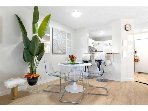 103-1712 38 Street Se, Calgary, AB - Indoor Photo Showing Dining Room