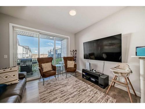 38 Evanscrest Court Nw, Calgary, AB - Indoor Photo Showing Living Room