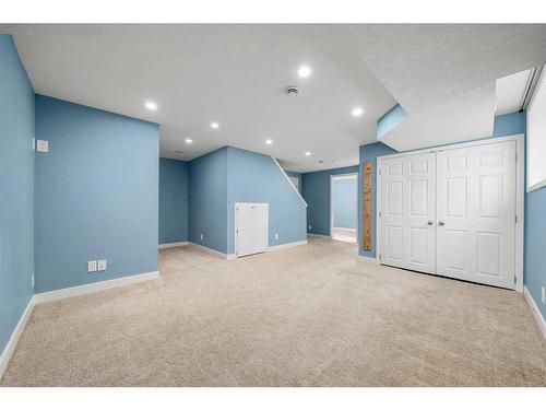 110 Hidden Ranch Circle Nw, Calgary, AB - Indoor Photo Showing Other Room