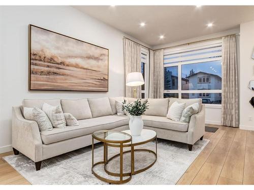 2024 22 Avenue Nw, Calgary, AB - Indoor Photo Showing Living Room