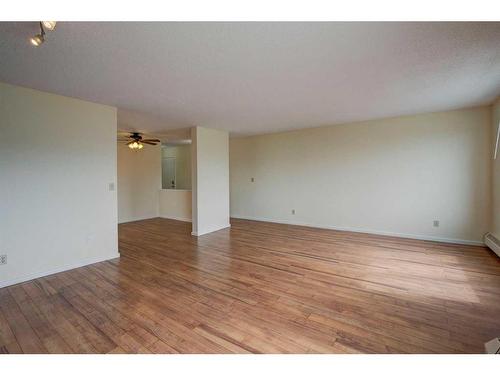 406-3727 42 Street Nw, Calgary, AB - Indoor Photo Showing Other Room