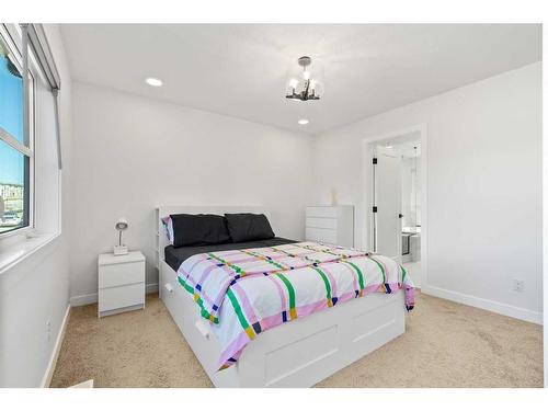 2319 81 Street Sw, Calgary, AB - Indoor Photo Showing Bedroom