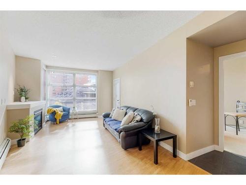 417-315 24 Avenue Sw, Calgary, AB - Indoor