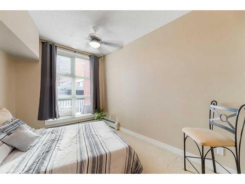 417-315 24 Avenue Sw, Calgary, AB - Indoor Photo Showing Bedroom