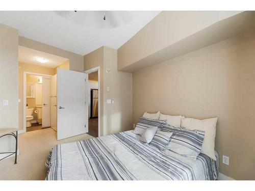 417-315 24 Avenue Sw, Calgary, AB - Indoor Photo Showing Bedroom