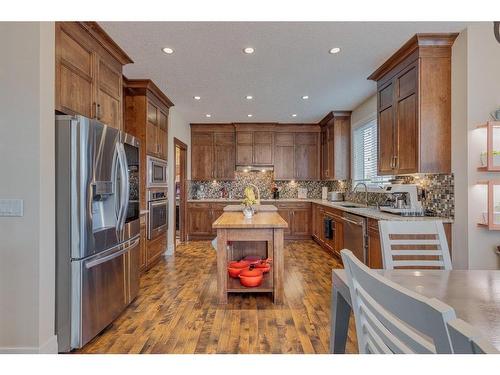 18 Silverado Ranch Way Sw, Calgary, AB - Indoor Photo Showing Kitchen With Upgraded Kitchen