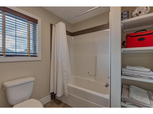 18 Silverado Ranch Way Sw, Calgary, AB - Indoor Photo Showing Bathroom