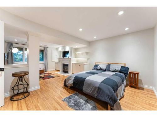 5227 Carney Road Nw, Calgary, AB - Indoor Photo Showing Bedroom