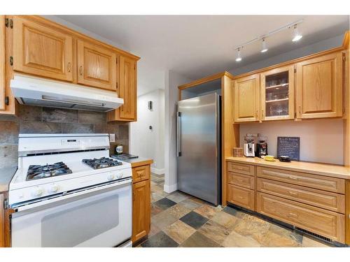 5227 Carney Road Nw, Calgary, AB - Indoor Photo Showing Kitchen