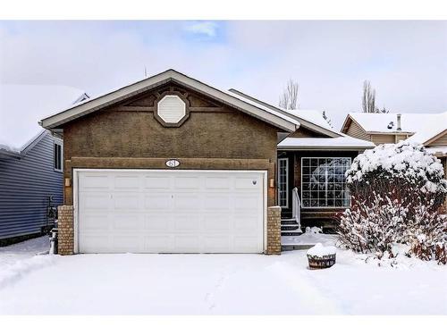 61 Coventry Close Ne, Calgary, AB - Outdoor