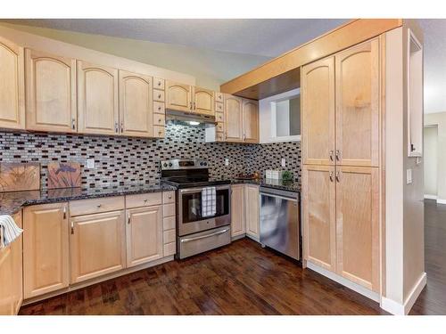 61 Coventry Close Ne, Calgary, AB - Indoor Photo Showing Kitchen